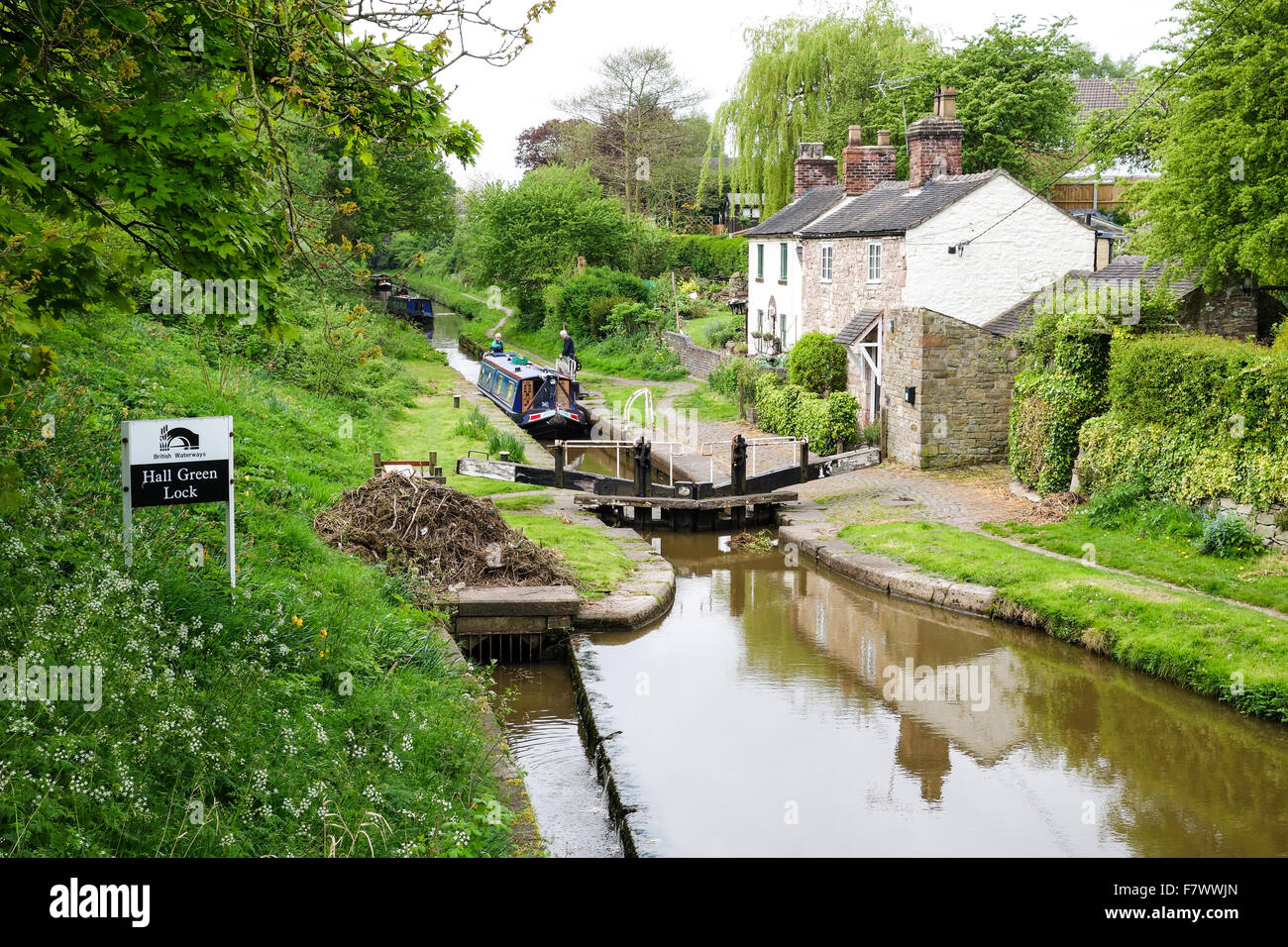 Hall Green Sperre auf dem Macclesfield Zweig der Trent und Mersey Kanal Kirche Lawton Cheshire England UK Stockfoto