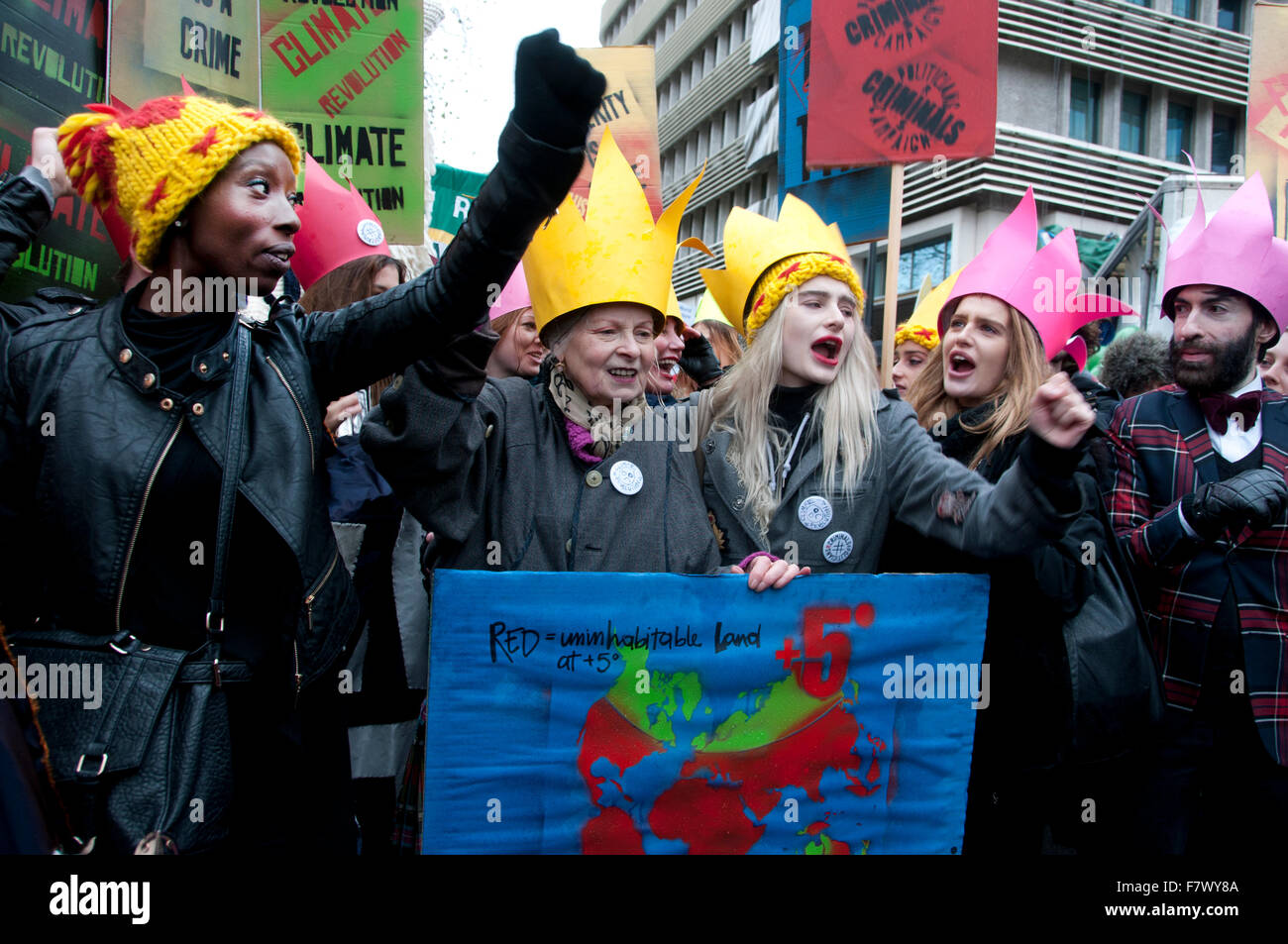 März auf Nachfrage Maßnahmen weltweite führenden zur Bekämpfung des Klimawandels. Vivienne Westwood, Klima-Aktivist und Freunde Stockfoto
