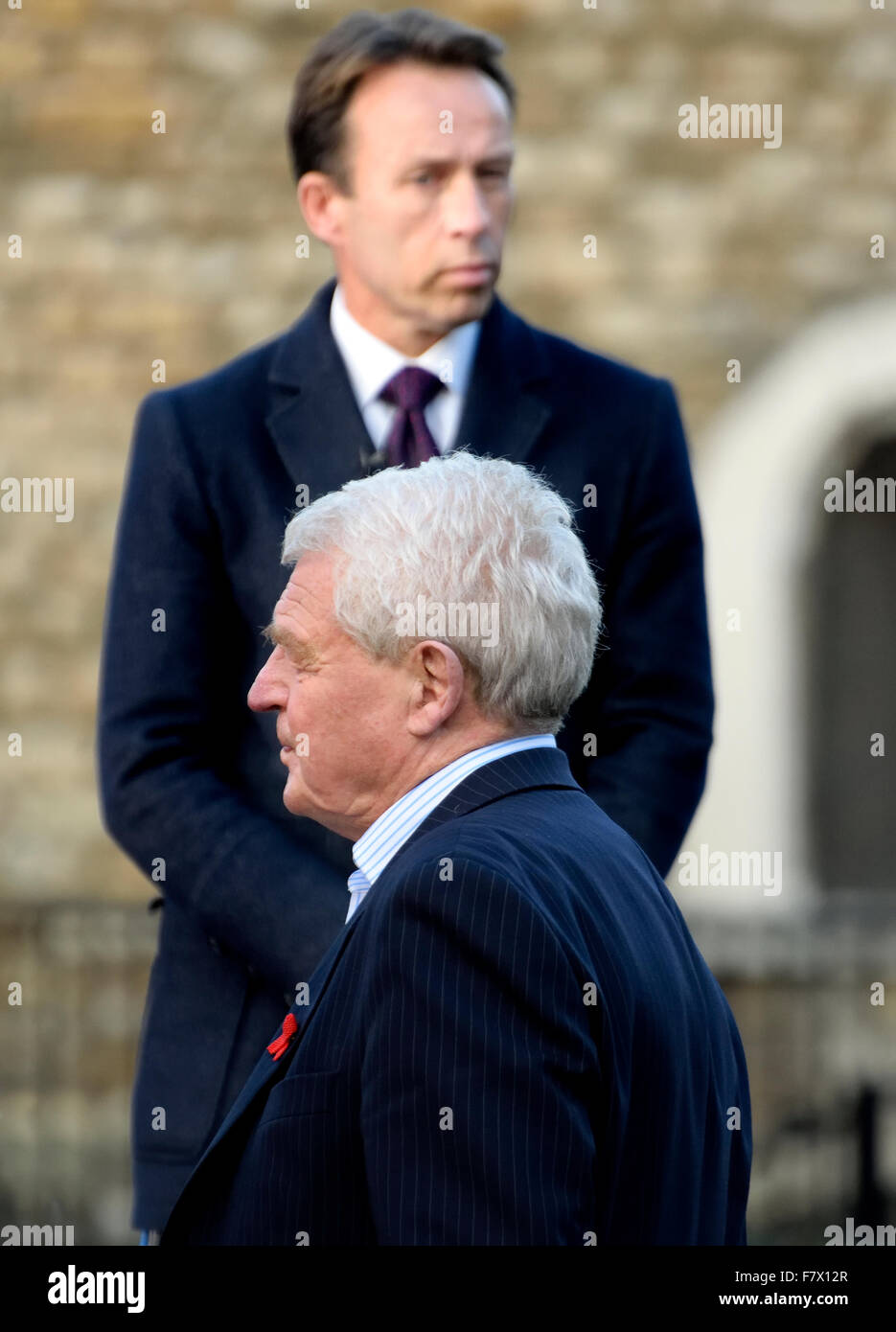 Paddy Ashdown, ehemaliger Führer Liberal-Demokratischen Partei, und BBC Ben Brown am College Green, Westminster, 2015 Stockfoto