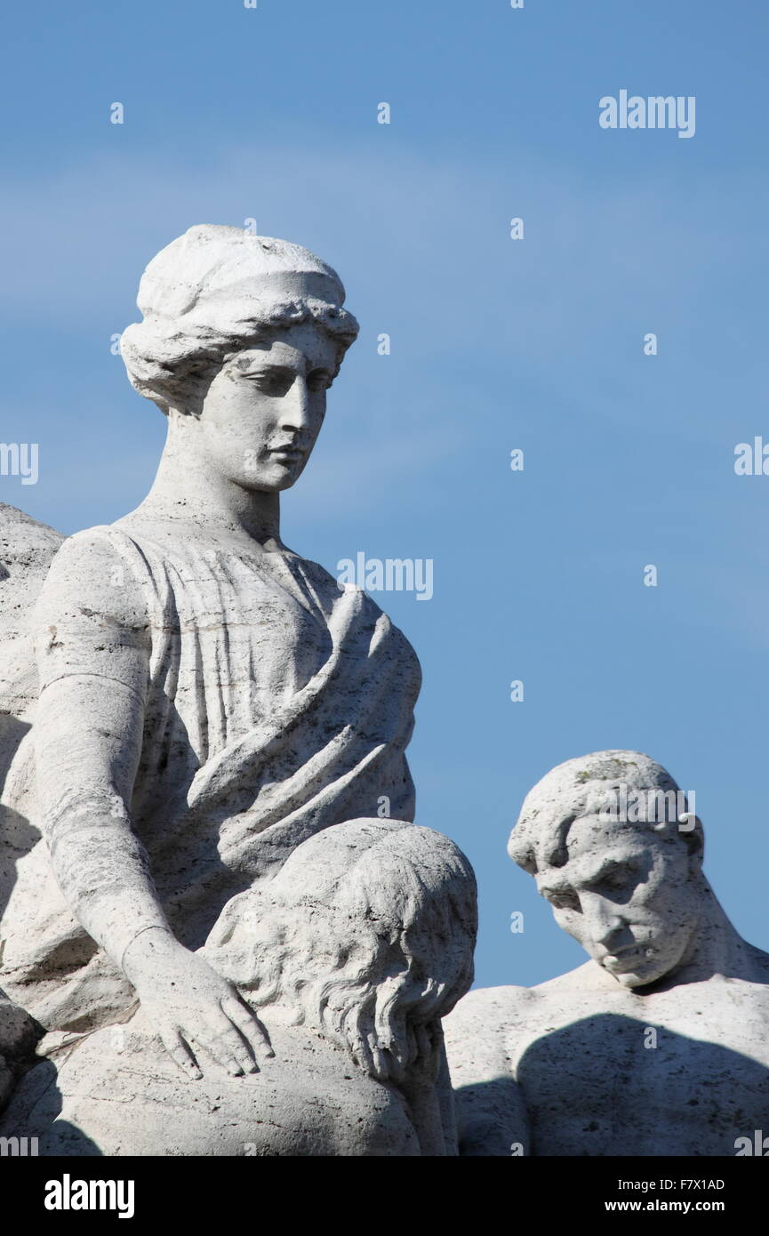 Detail einer Statue auf Victor Emmanuel II Brücke in Rom, Italien Stockfoto