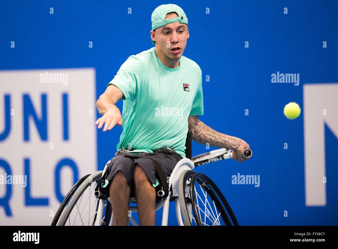 Olympiapark, London, UK. 3. Dezember 2015. Andy Lapthorne von Großbritannien in Aktion gegen Italien Erenlib Israel in der NEC-Rollstuhl-Tennis-Masters. Bildnachweis: Brandon Griffiths/Alamy Live-Nachrichten Stockfoto