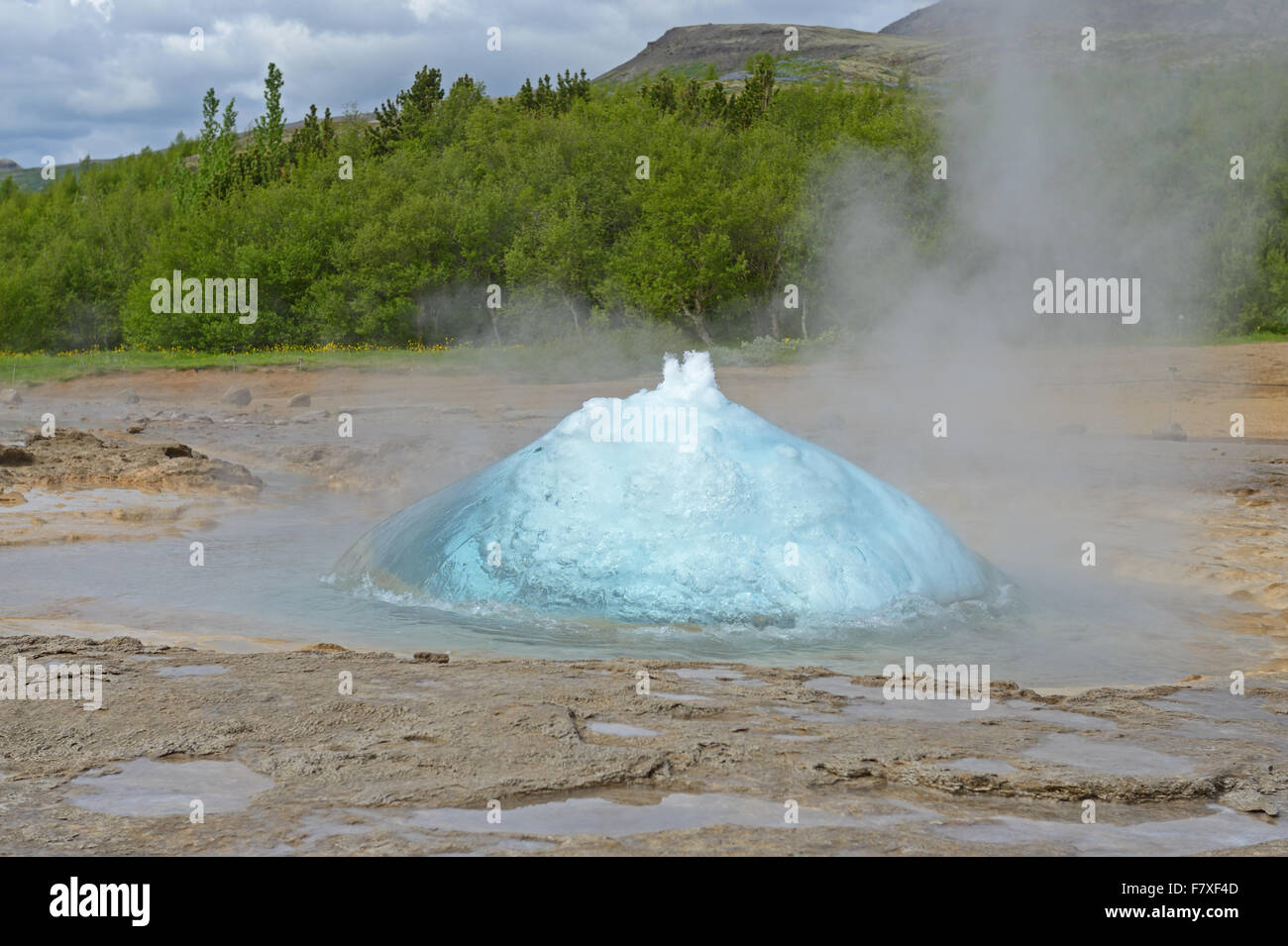 Fountain Geysir ausbrechen (4 von 5 in Folge), Strokkur, Haukadalur, Island, Juni Stockfoto