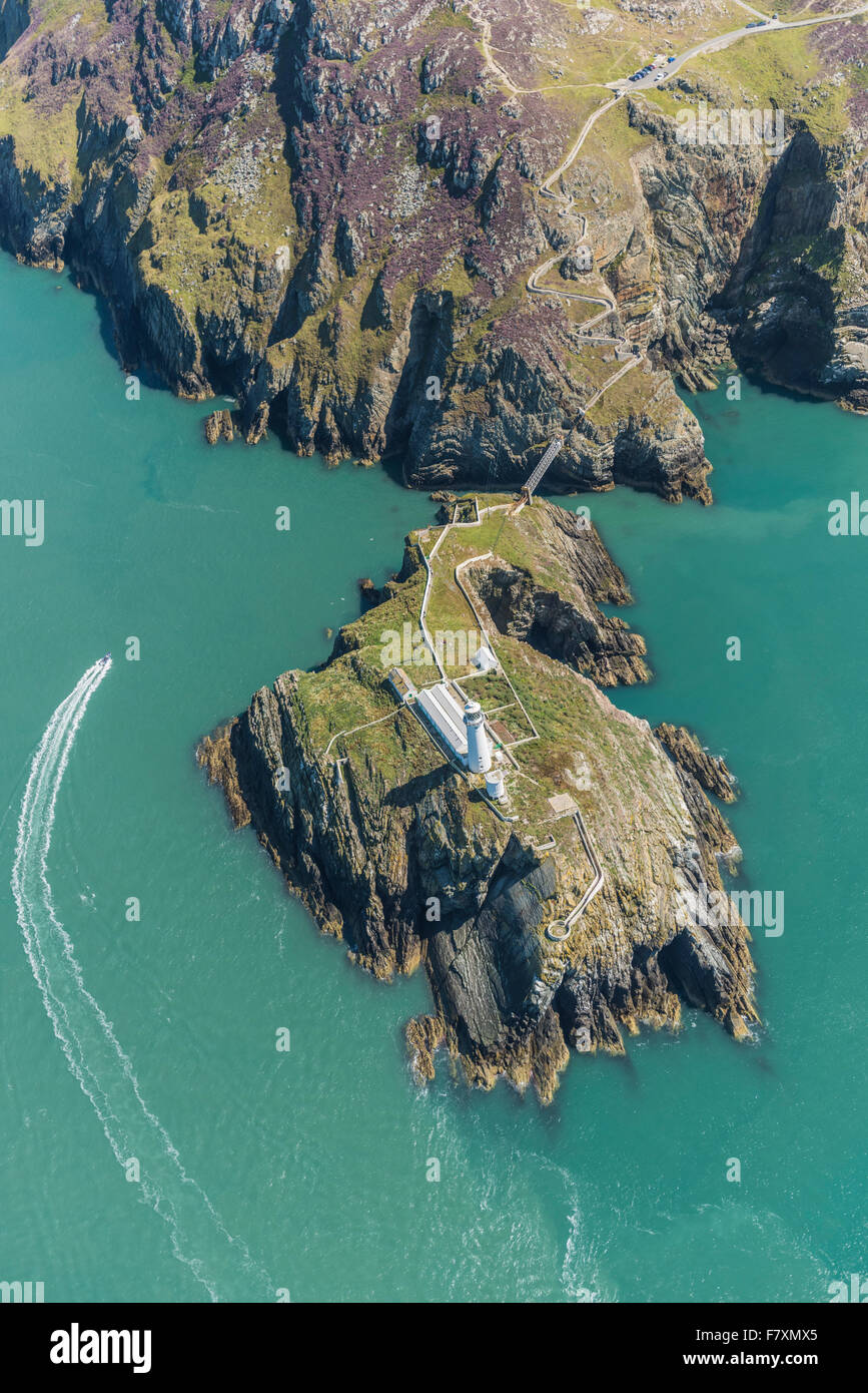 Luftaufnahmen der South Stack Leuchtturm auf Anglesey, Wales Stockfoto