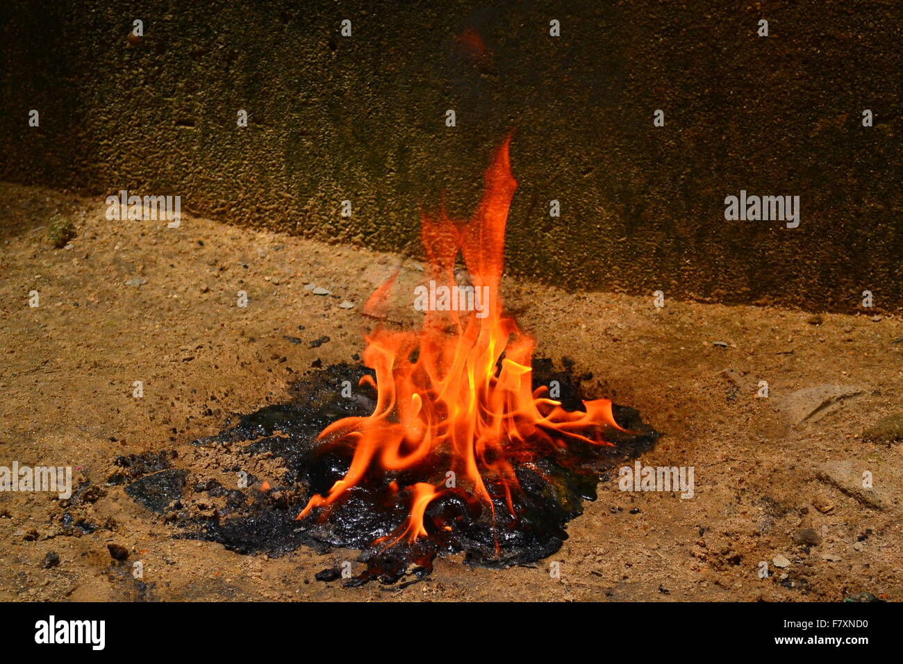 Feuer bei der vollständigen Verbrennung Stockfoto