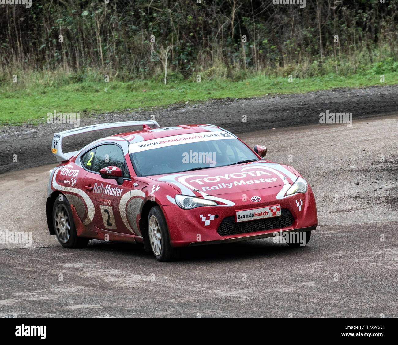 Toyota GT86 Rallye-Auto auf der Rallye-Nachhilfe-Rennstrecke in Brands Hatch Stockfoto