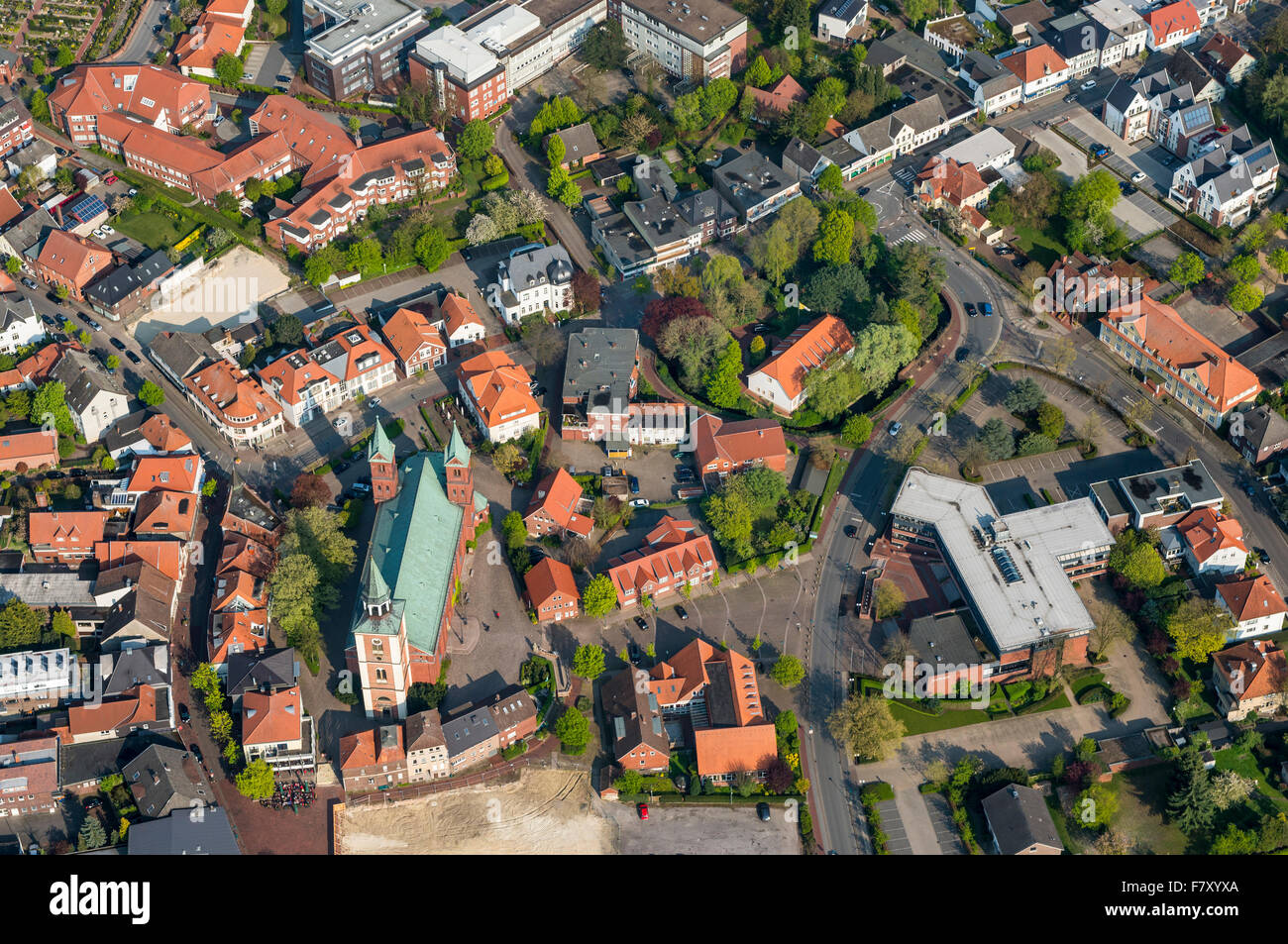 Lohne (Oldenburg) von oben mit Kirche st. Gertrud, Landkreis Vechta