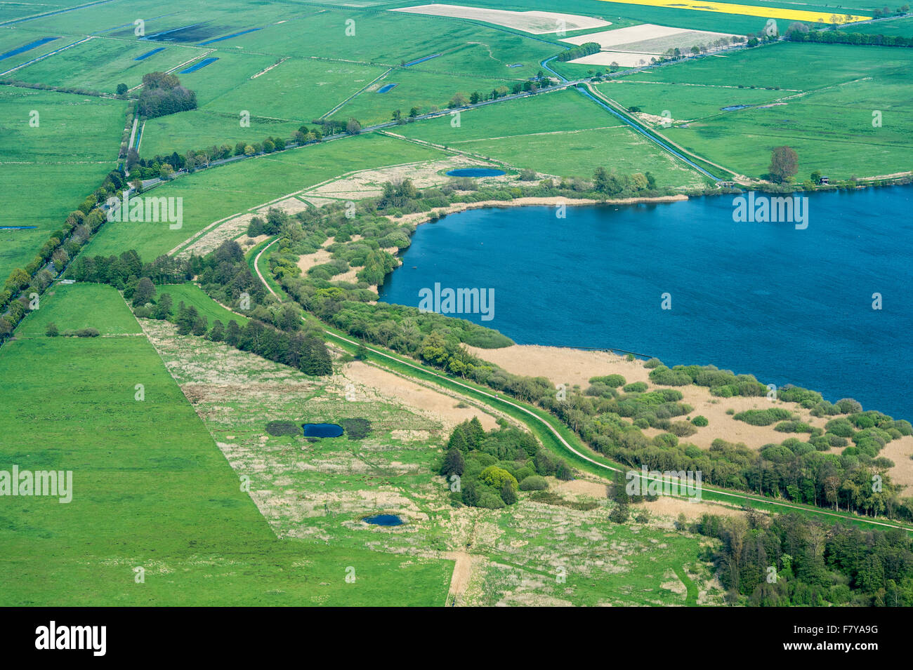 Luftbild auf See Dümmer mit Abfluss Alte Hunte, Landkreis Diepholz, Niedersachsen, Deutschland Stockfoto
