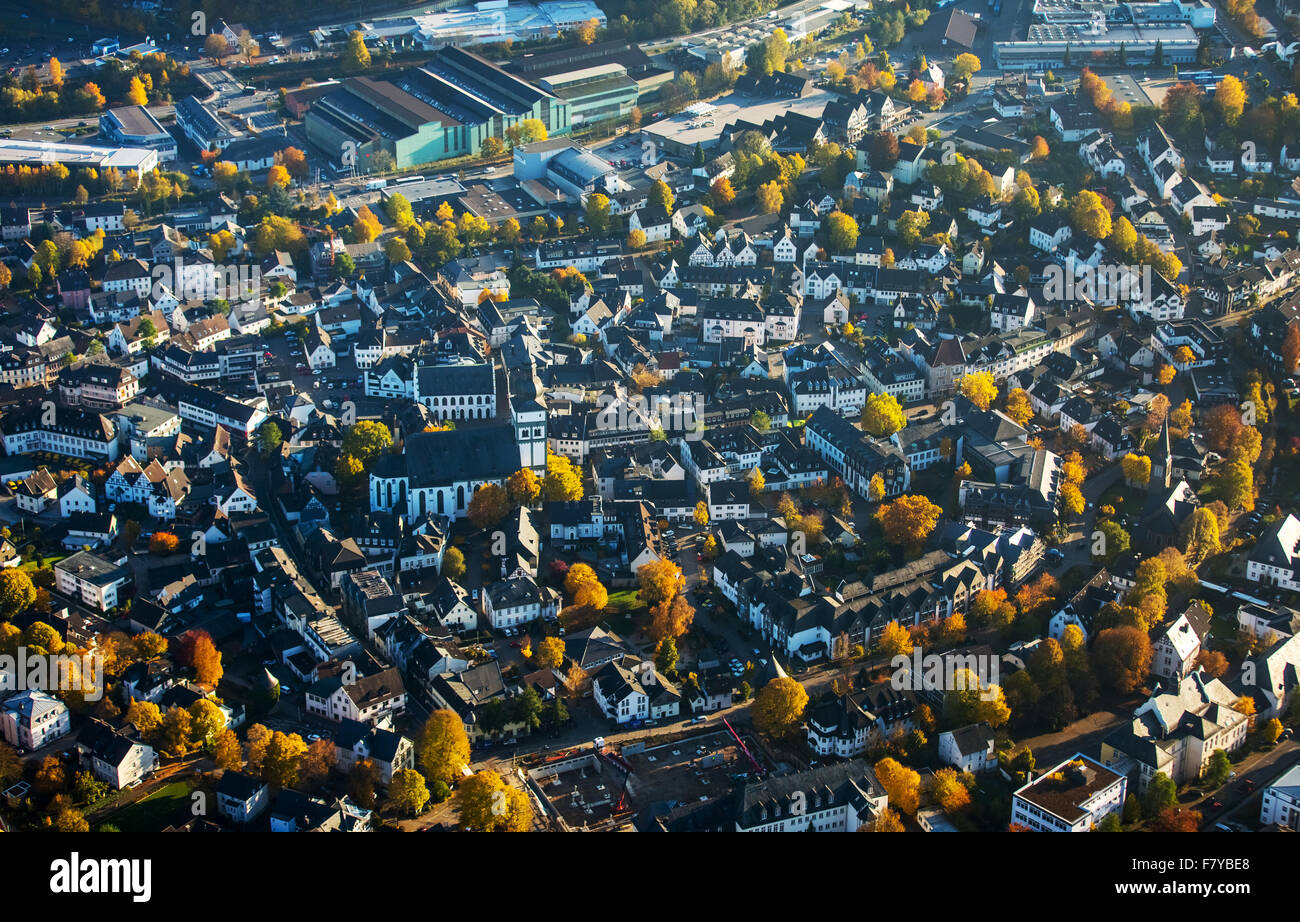 Attendorn-center mit der Pfarrkirche St. Johannes der Täufer, Attendorn, Sauerland, Nordrhein-Westfalen, Deutschland Stockfoto