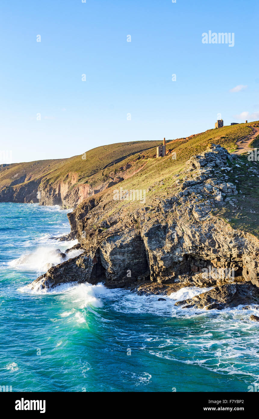 Die zerklüftete Küste an Extrameldung Spitze in Cornwall, England, UK Stockfoto