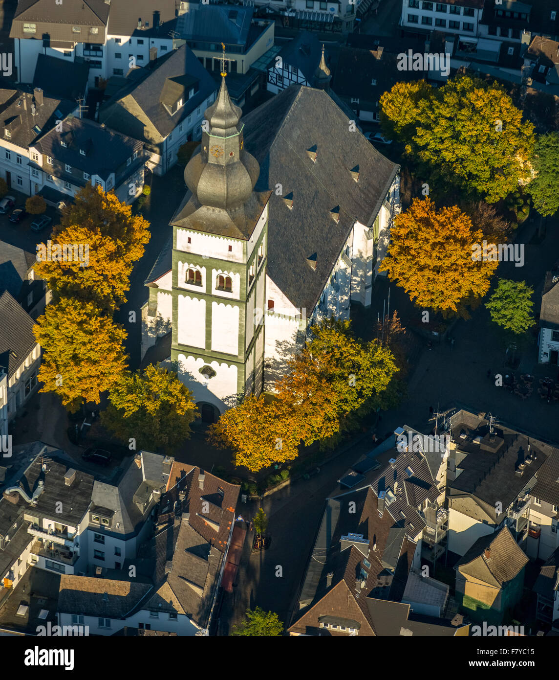 Attendorn-Zentrum, Pfarrkirche St. Johannes der Täufer, Attendorn, Sauerland, Nordrhein-Westfalen, Deutschland Stockfoto