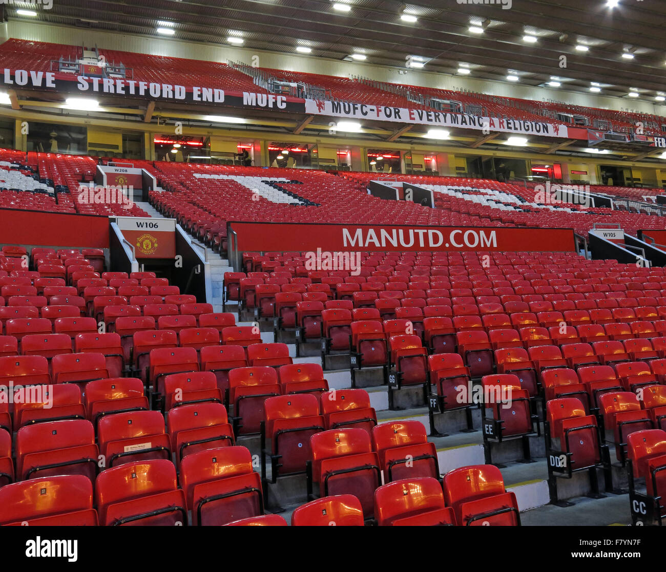 Manchester United Stretford End, Old Trafford Stadion, MUFC, England, UK Stockfoto