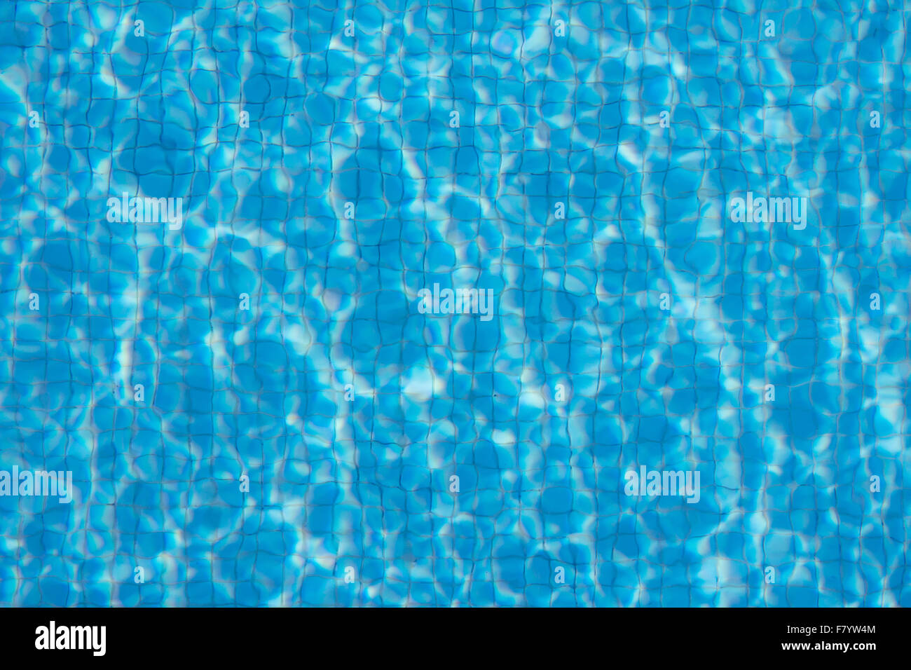 Pool Wasser Hintergrund - Lichtreflexion im Schwimmbad Stockfoto