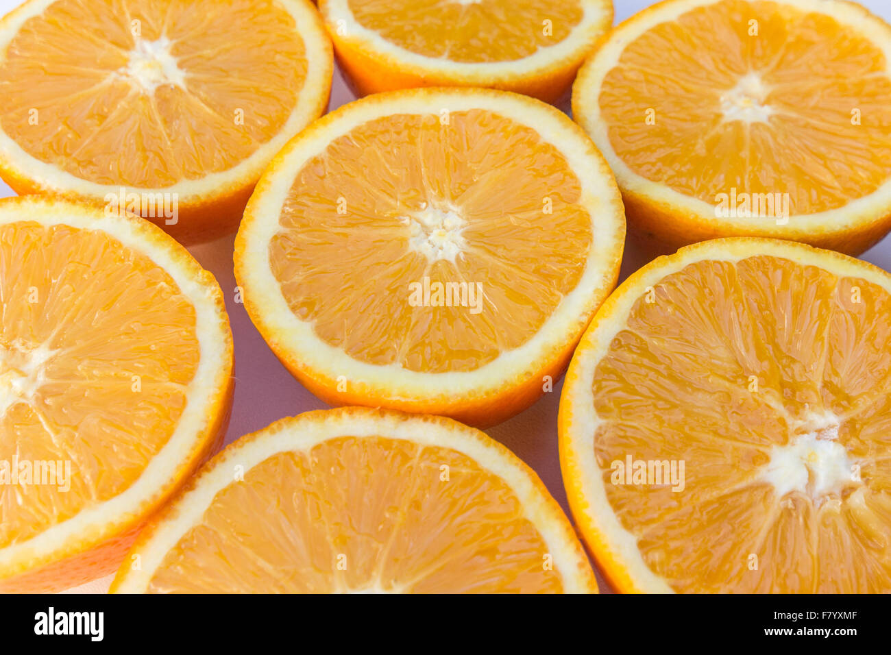 halbe Orangen in Scheiben geschnitten orange Früchte closeup Stockfoto