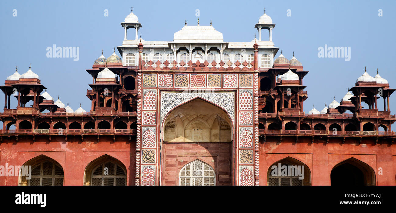 Eingangstor von Akbar es Grab, Sikandara, Agra, Indien Stockfoto