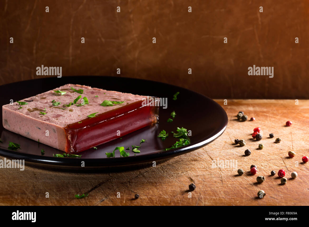 Leberpastete auf Platte aus Schwein und Reh Fleisch Stockfoto