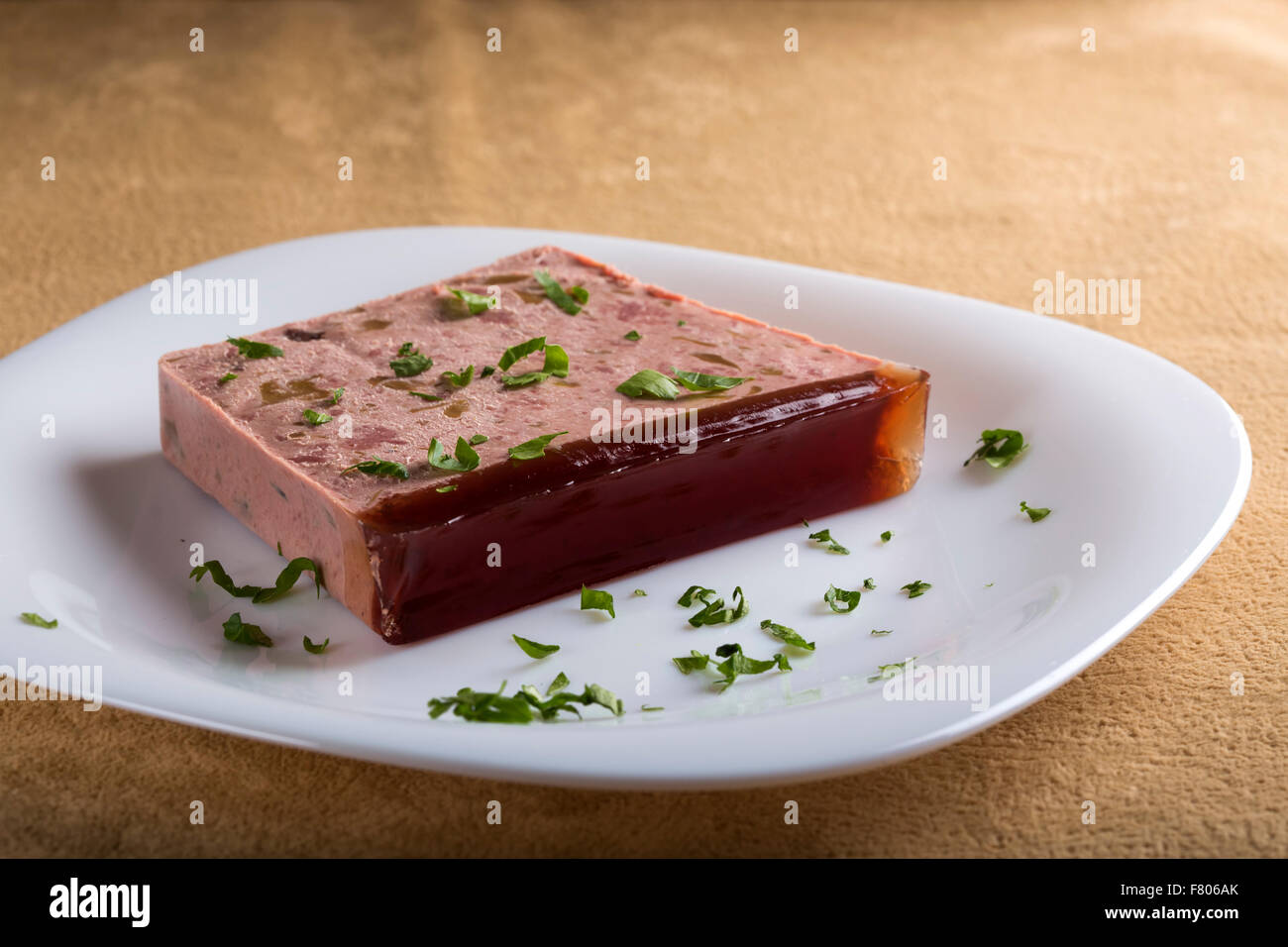 Leberpastete auf Platte aus Schwein und Reh Fleisch Stockfoto