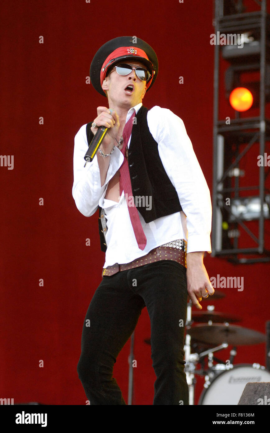 Derbyshire, UK. 8. Juni 2007. Datei-PIX: Scott Weiland von Velvet Revolver fotografiert Live auf der Bühne auf dem Download Festival 2007 - Tag eins in Donington Park, Derbyshire, UK 8. Juni 2007 Credit: Ben Rektor/Alamy Live-Nachrichten Stockfoto