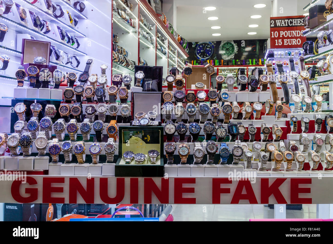 Skurrile Ladenschild In den großen Basar, Marmaris, Provinz Mugla, Türkei Stockfoto