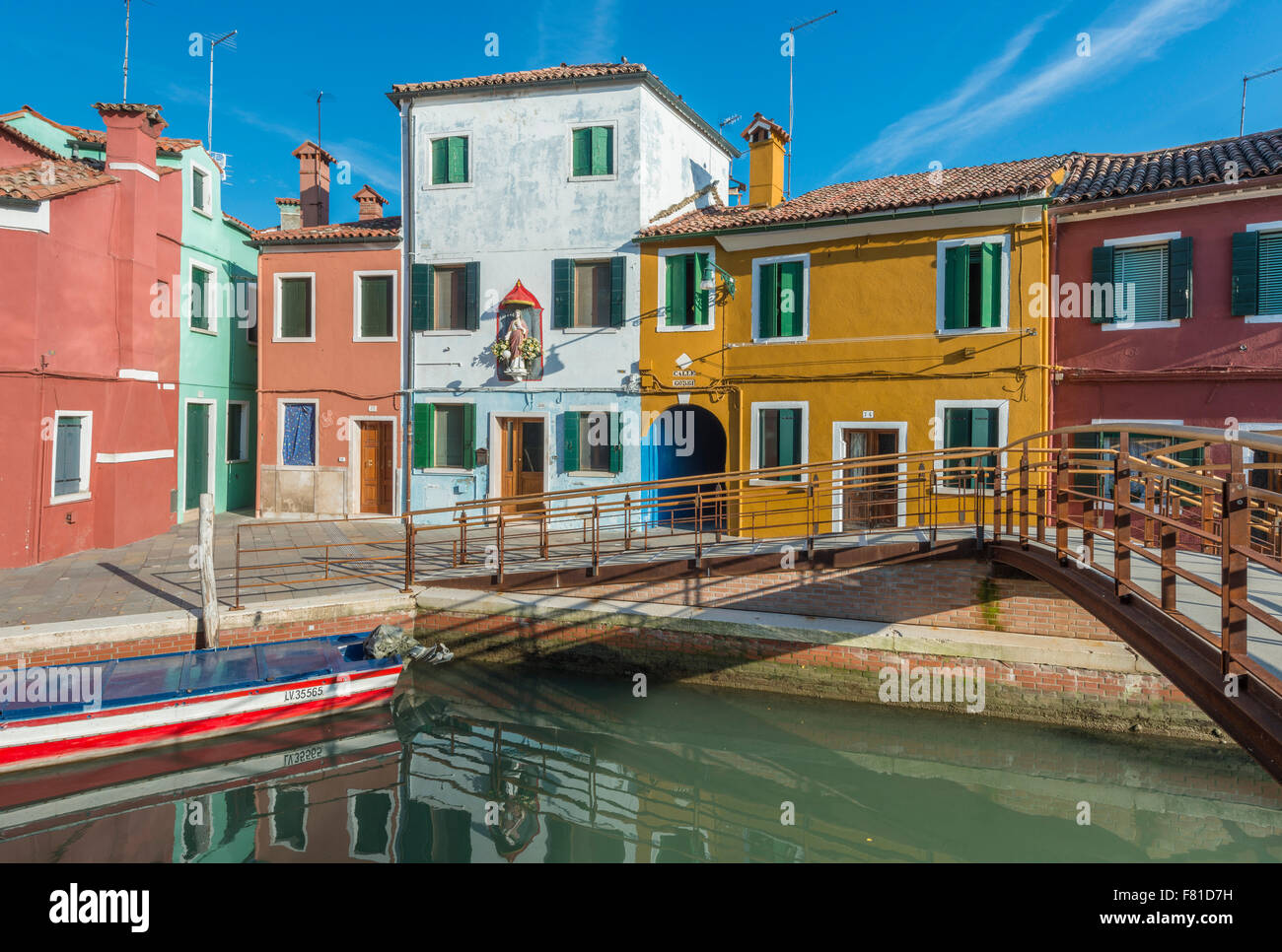 Bunte Häuser auf dem Rio Terra Nova, Burano, Venedig, Veneto, Italien Stockfoto