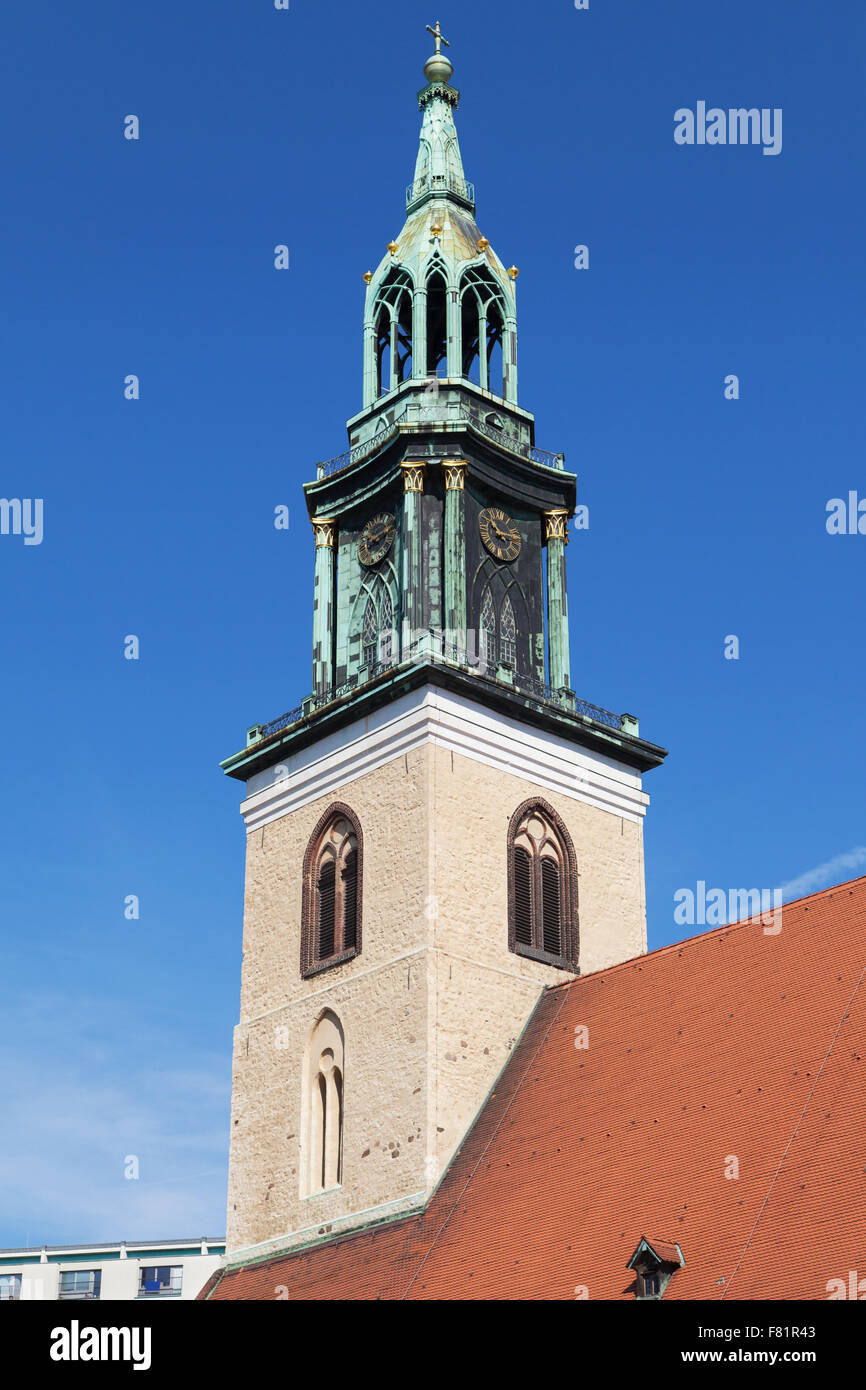 Glockenturm der Marienkirche in Berlin, Deutschland. Stockfoto