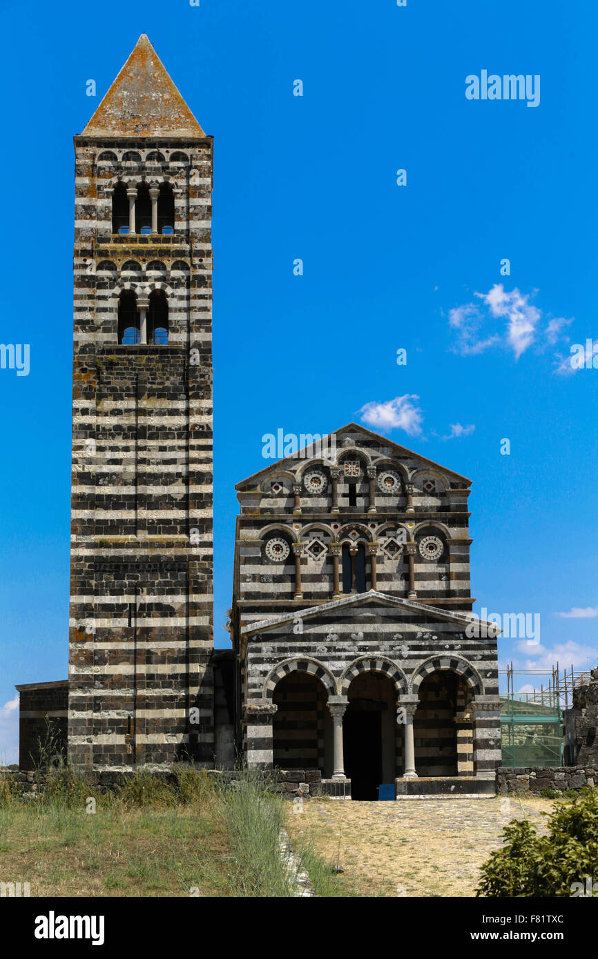 Die Kirche Santa Trinita di Saccargia in Sardinien Stockfoto