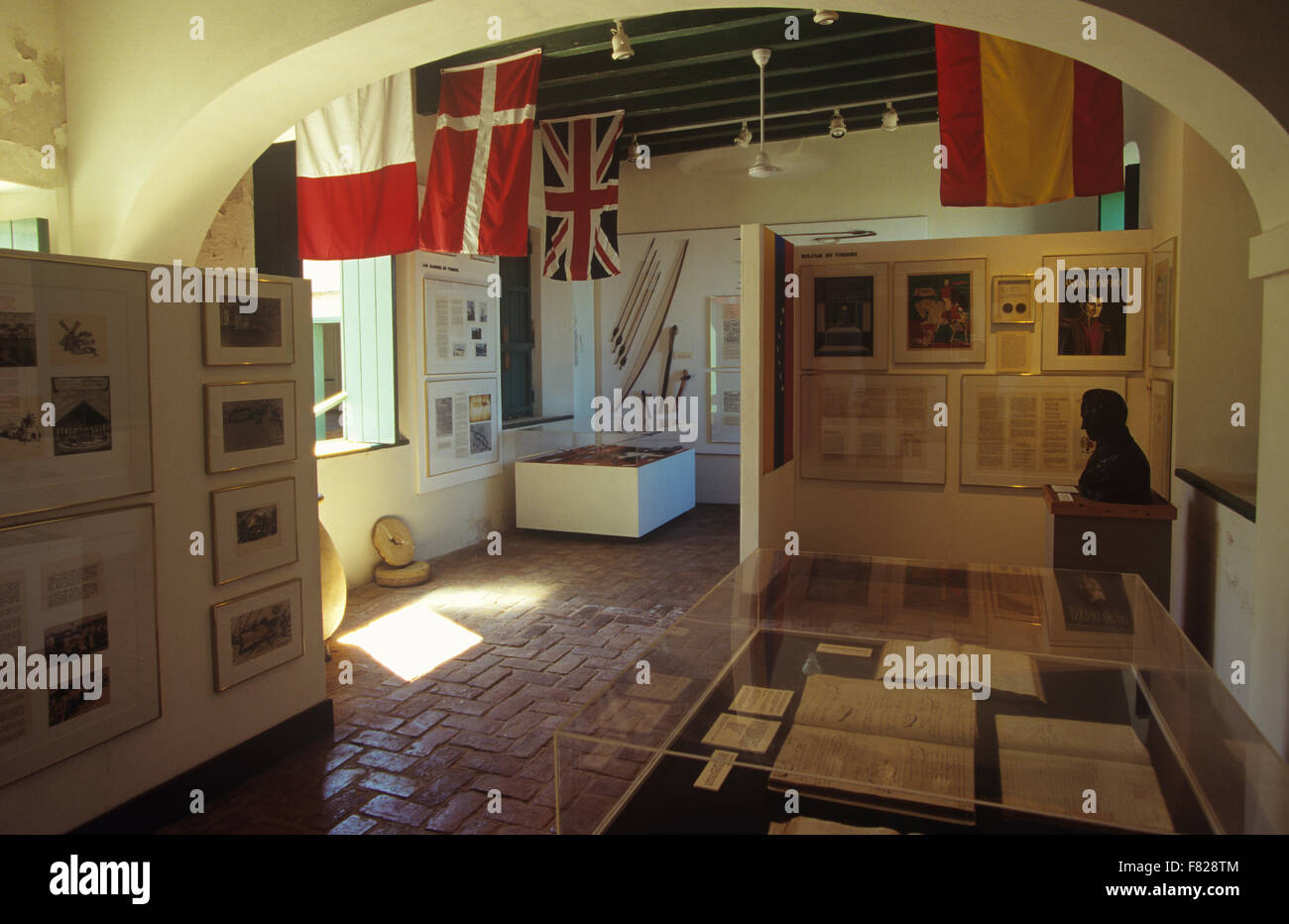 Ausstellung im Fortin Conde de Mirasol (letzte Festung von Spanien in der neuen Welt), Isabel Segunda, Vieques Island, Puerto Rico. Stockfoto