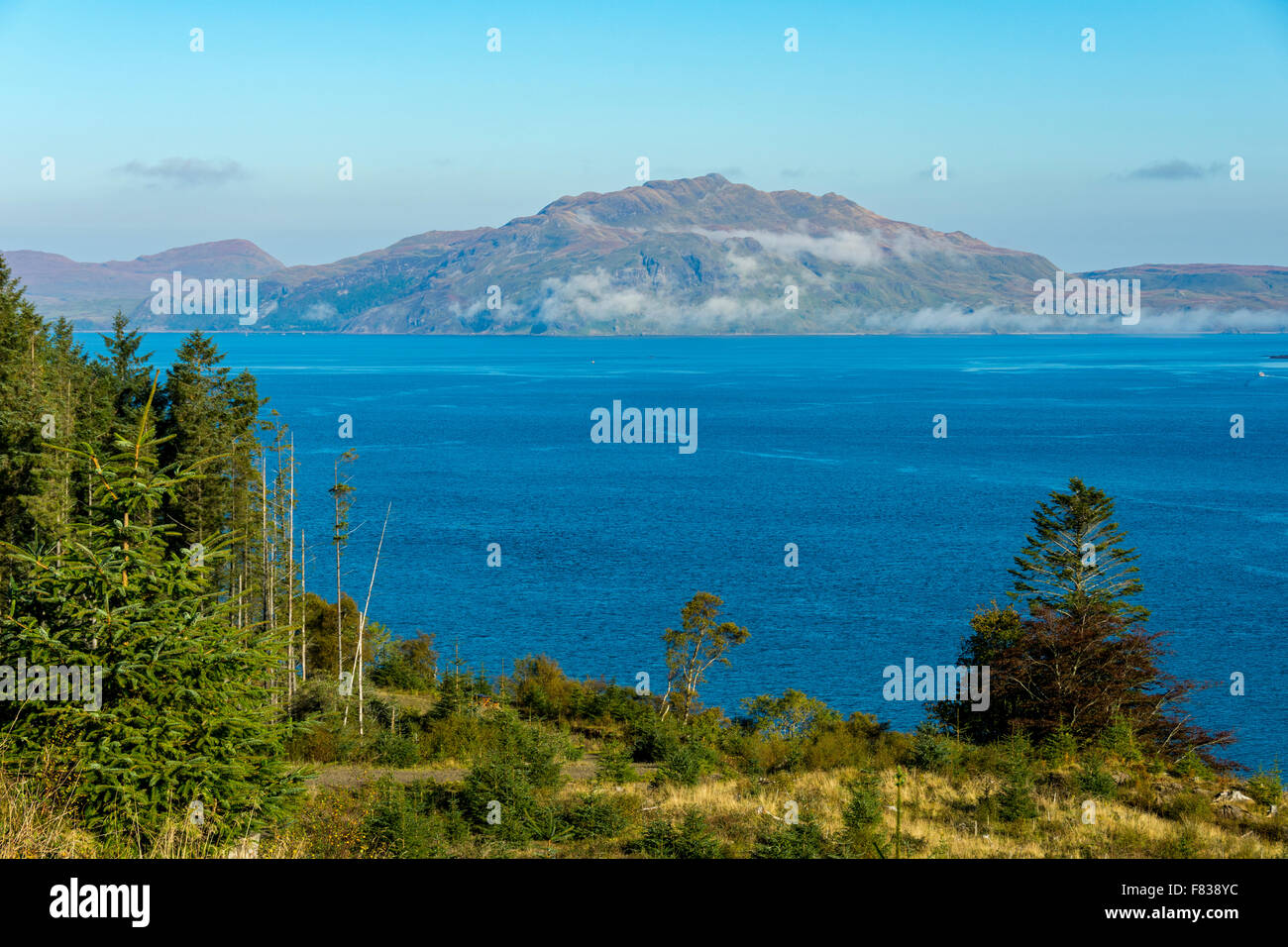 Ben Hiant über Sound of Mull, Isle of Mull, in der Nähe von Tobermory, Argyll and Bute, Scotland, UK Stockfoto