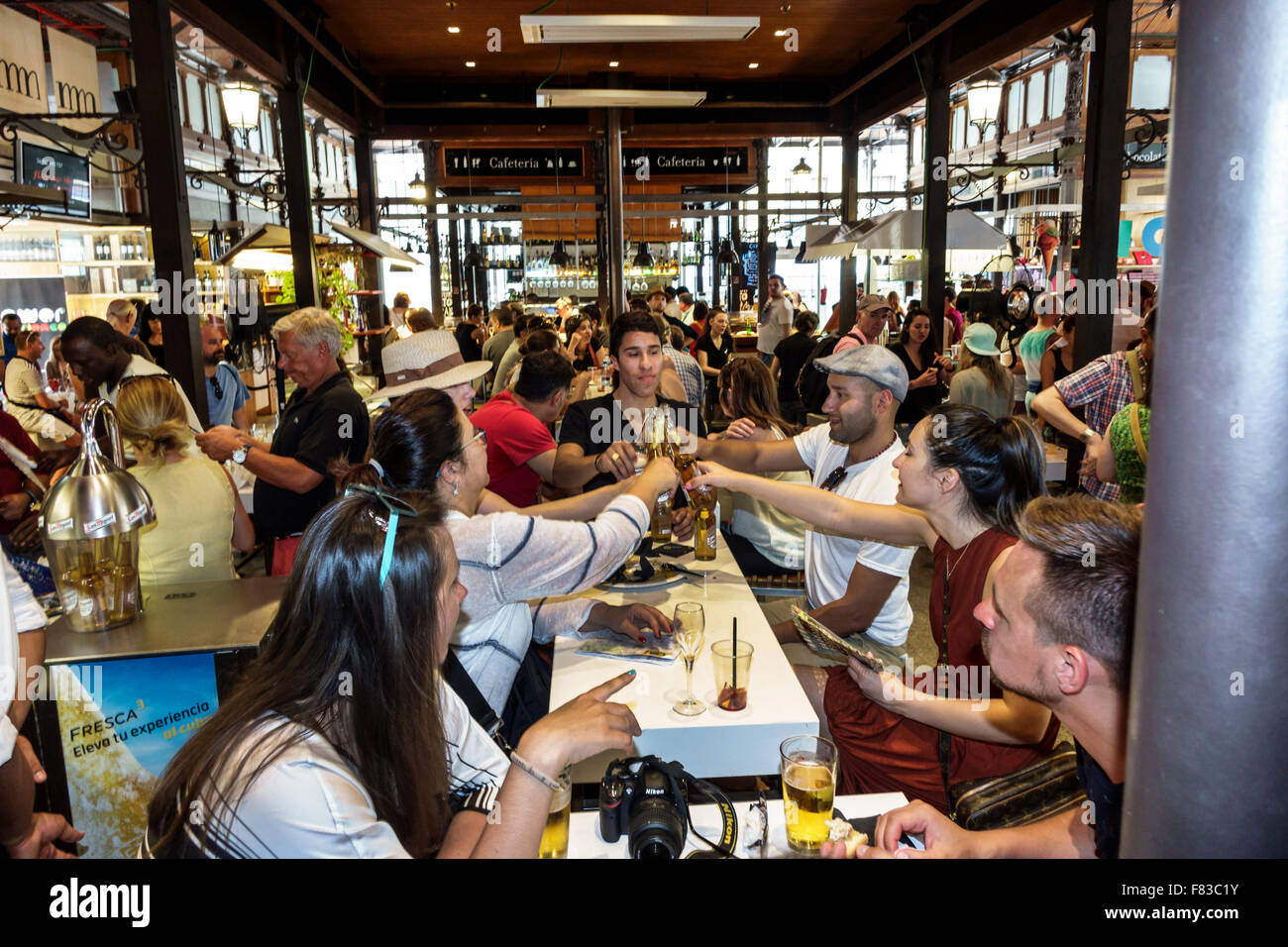 Madrid Spanien,Hispanic Centro,Mercado de San Miguel,Markt,Shopping Shopper Shopper Shops Shops Märkte Marktplatz Kauf Verkauf,Einzelhandelsgeschäfte Stockfoto