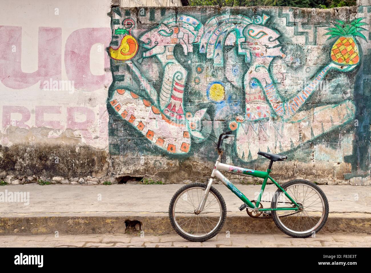 Wandbild, altes Fahrrad, Jalcomulco, Veracruz, Mexiko Stockfoto