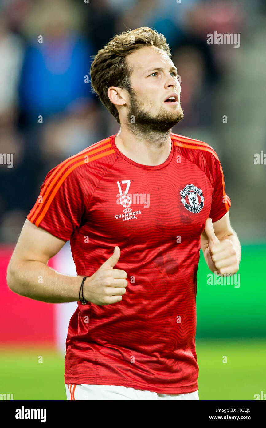 Eindhoven 14 September Daley Blind Wahrend Der Aufwarmphase Fur Das Champions League Spiel Psv Manchester United In Der Philipp Stockfotografie Alamy