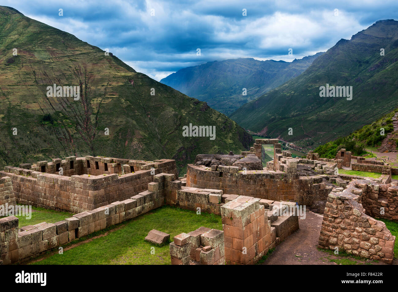 Ansicht der Inka-Ruinen in der Nähe der Stadt von Pisac im Heiligen Tal, Peru Stockfoto