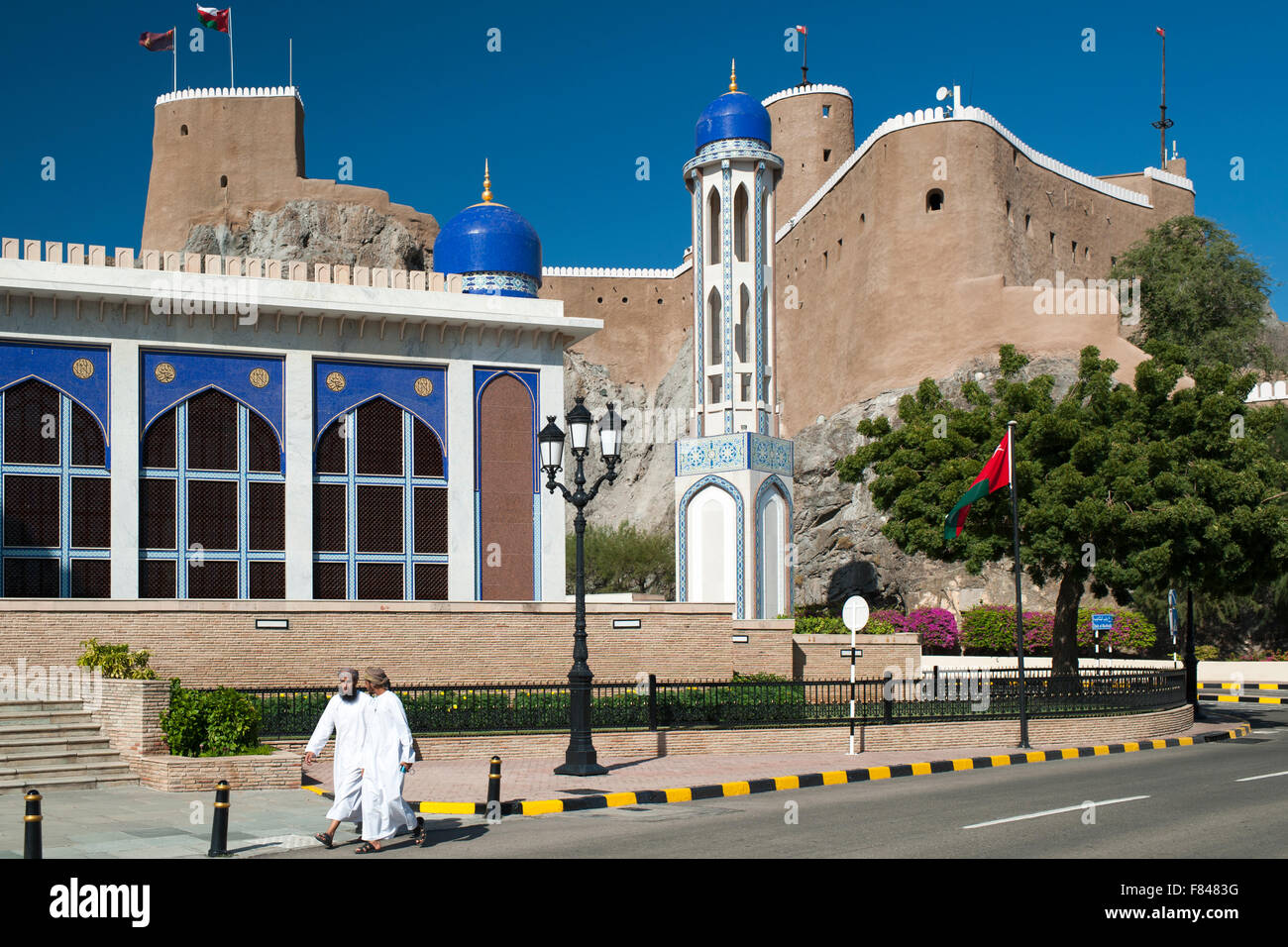 Al Mirani Fort und Al Khor Mosque in alten Muscat, der Hauptstadt des Sultanats Oman. Stockfoto