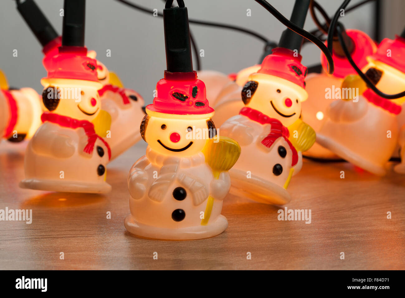 Schnee-Mann-Leuchtmittel, Weihnachtsdekoration Stockfoto