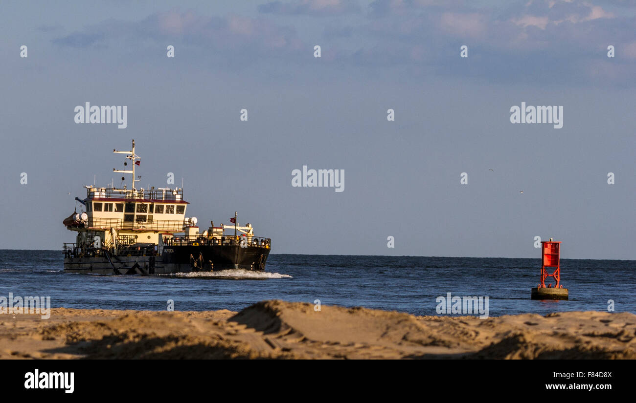 UNS Army Corp der Ingenieure flach Entwurf Dredge "Murden" nähert sich der Ozean-Stadt-Einlass Stockfoto