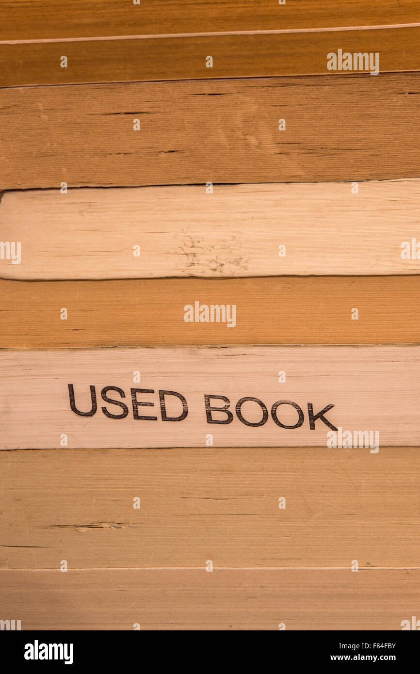 Papierstruktur enge Zusammensetzung der Stapel gut getragen gebrauchte Bücher Stockfoto
