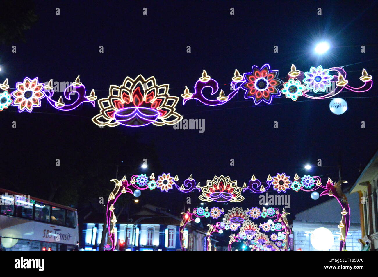 Deepavali Festival in little India in Singapur, einem Straßenmarkt und Beleuchtung auf Straße Stockfoto