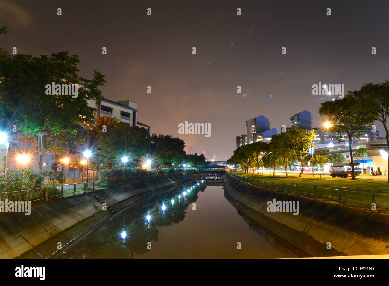 leuchtende Kanal während der Weihnachtsfeier Stockfoto