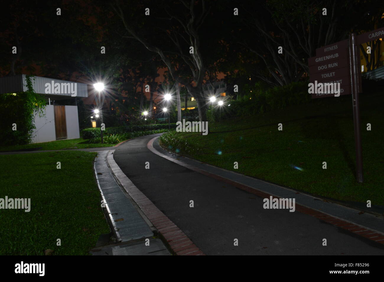 leuchtende Kanal während der Weihnachtsfeier Stockfoto