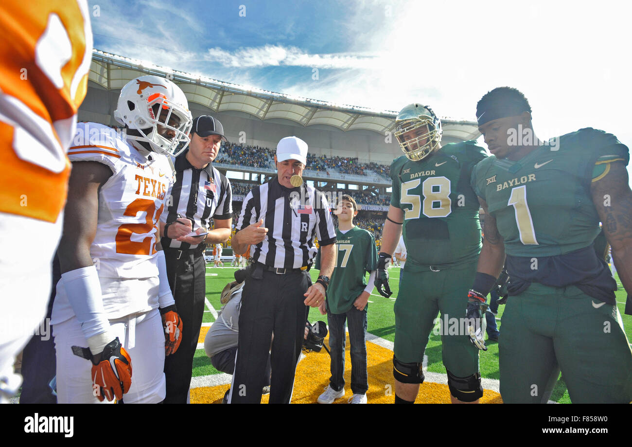 Waco, Texas, USA. 5. Dezember 2015. Baylor und Texas Spieler während ...