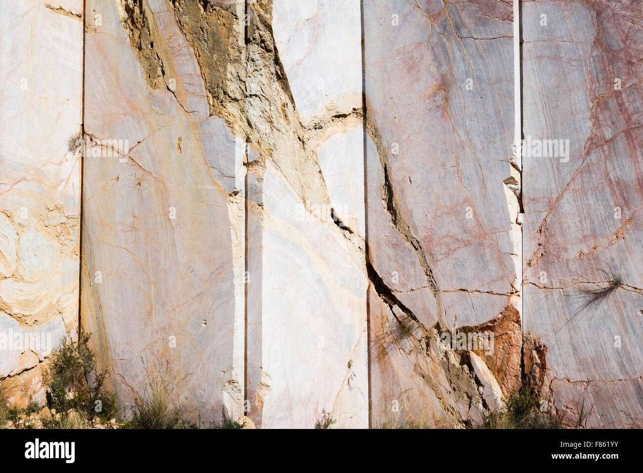 Marmor-Steinbruch in der Sierra De La Nieves, Yunquera, Andalusien, Spanien. Stockfoto