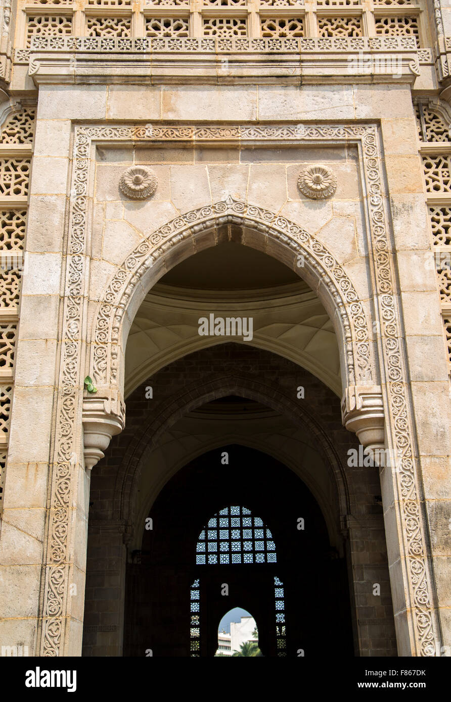 antike Architektur Asien Attraktion Bombay Stadt kolonialen Ziel außen berühmten Tor Gateway Erbe historischen Indien Stockfoto