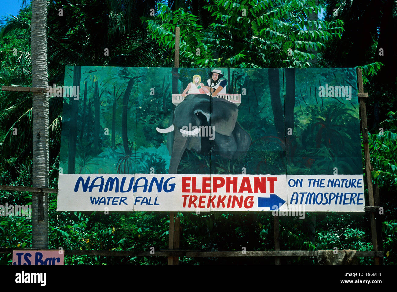 Großes Schild über Elefanten-trekking, Namuang Wasserfall, Ko Samui Island, Thailand, Asien Stockfoto