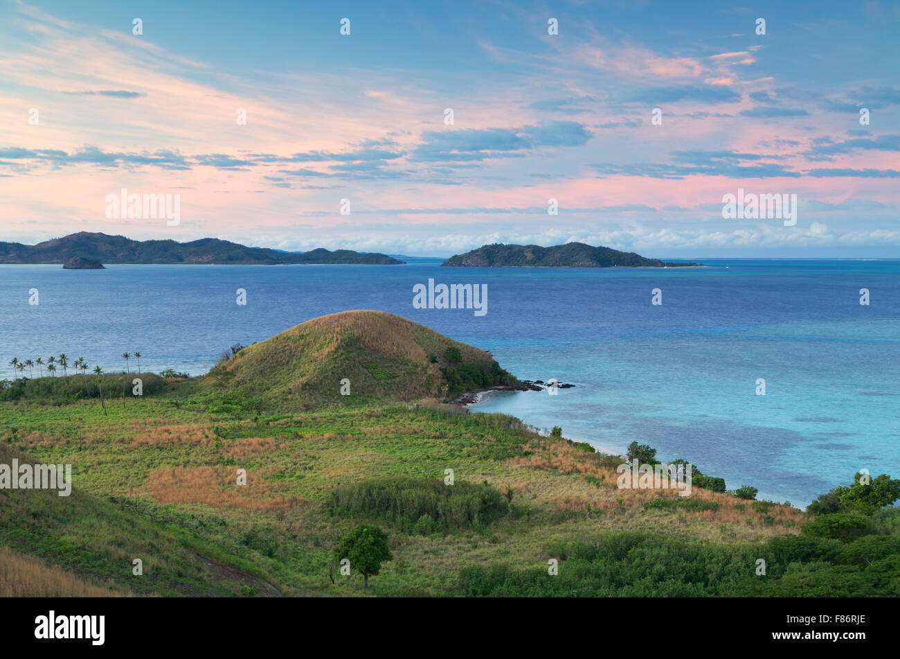Mana Island bei Sonnenaufgang, Mamanuca Inseln, Fidschi Stockfoto