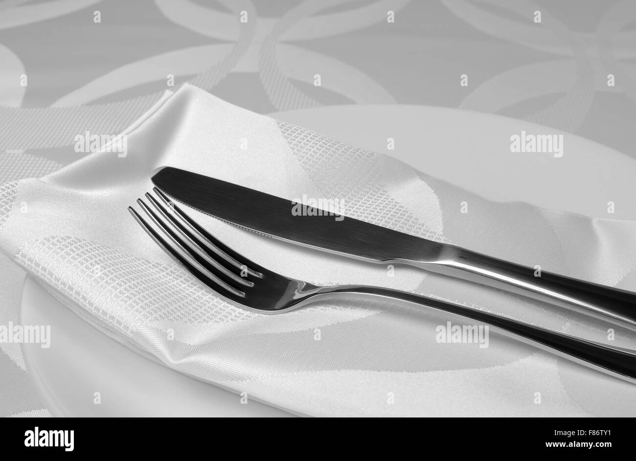 Besteck Messer und Gabel auf einer Serviette Stockfoto
