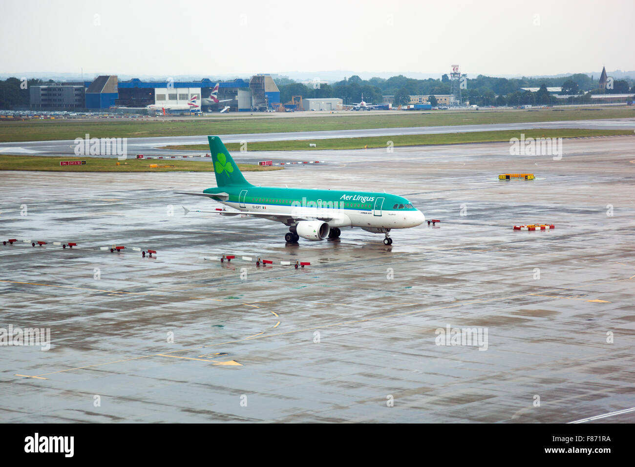 Aer Lingus Flugzeug auf dem Rollfeld am Flughafen Stockfoto