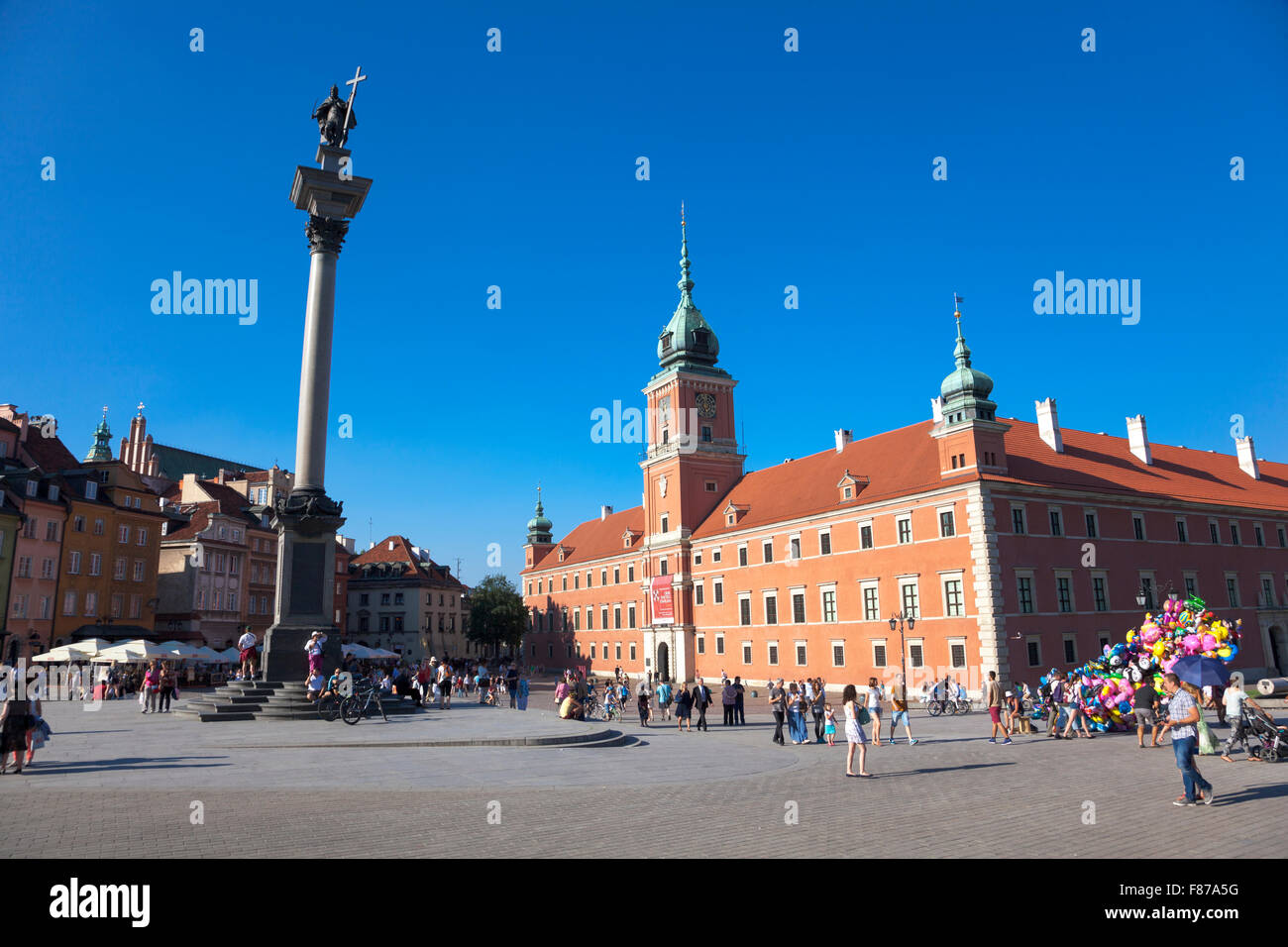 Schlossplatz in Warschaus Altstadt, Zygmunt Spalte auf der linken und königlichen Schloss auf der rechten Seite, Polen Stockfoto