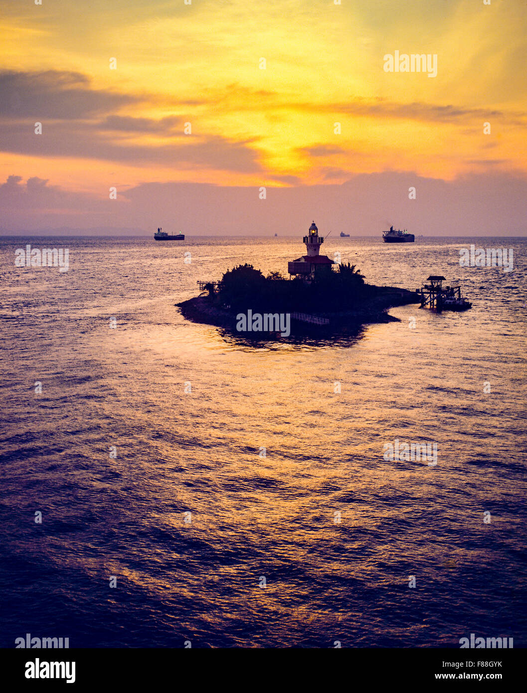 Luftaufnahme von 'Sultan Shoal 'Leuchtturm bei Sonnenuntergang, Selat Island, Singapur Südostasien Stockfoto