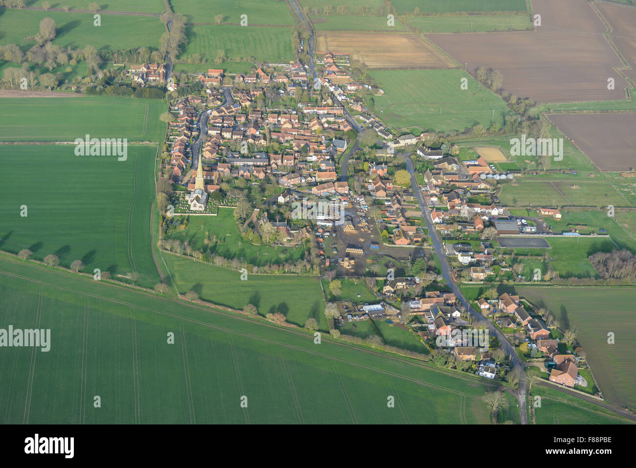 Eine Luftaufnahme der südlichen Lincolnshire Dorf Haconby und die umliegende Landschaft. Stockfoto