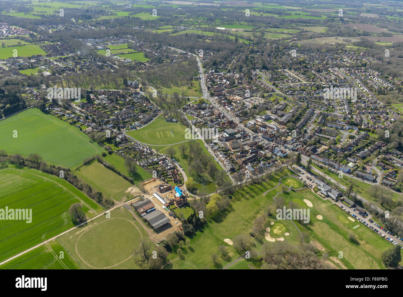 Eine Luftaufnahme des Hampshire-Dorf von Hartley Wintney, in der Nähe von Hook und Farnborough Stockfoto