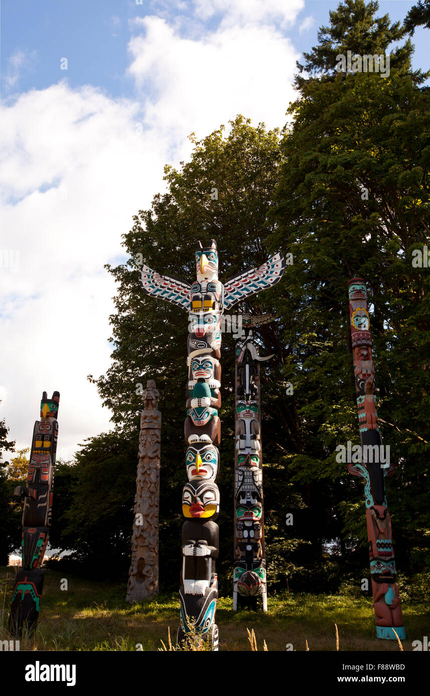 Totempfähle im Stanley Park, Vancouver Stockfoto